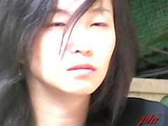 Sharking of a gorgeous Japanese MILF on a lonely road